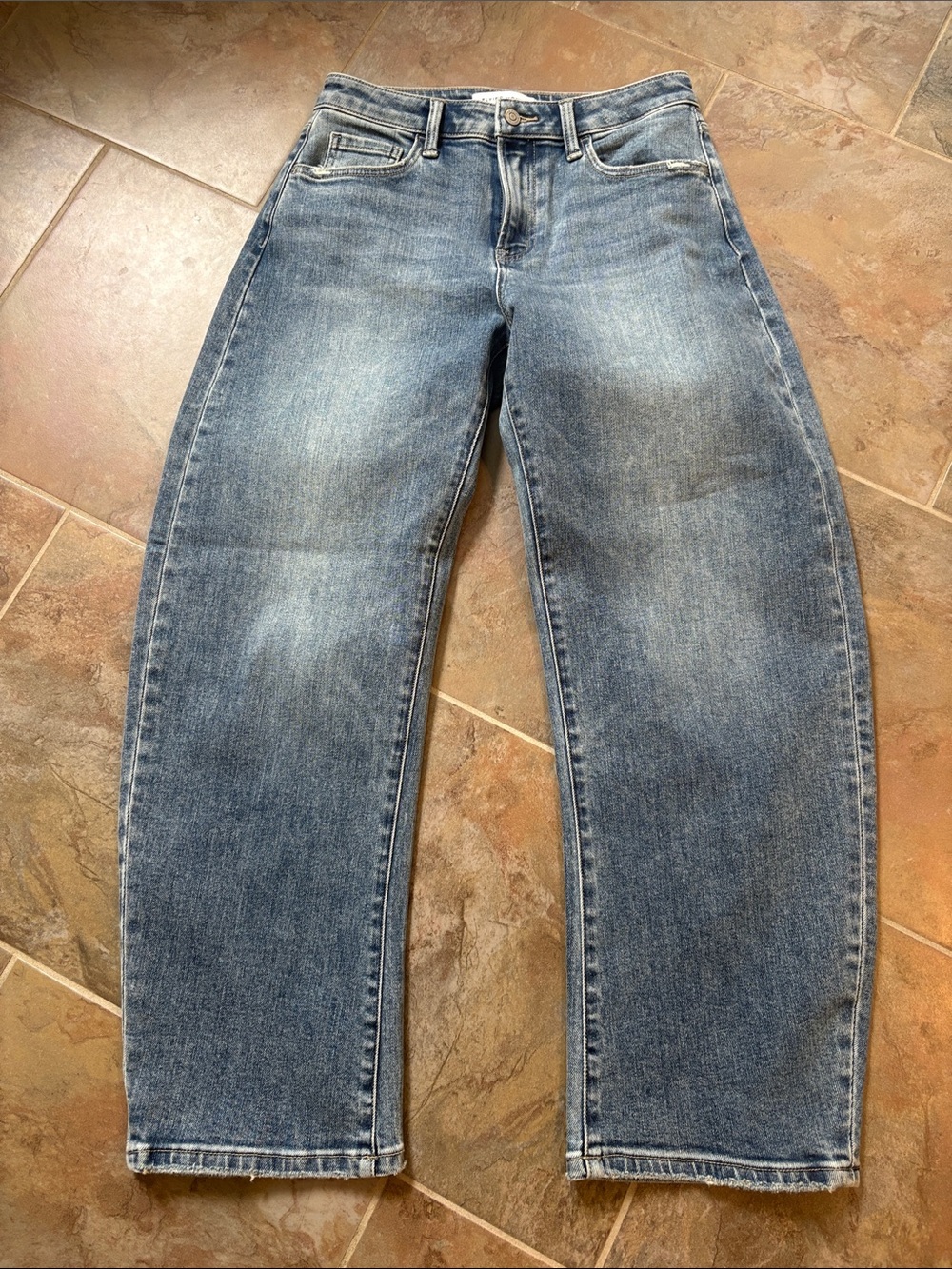 FLYING MINKEY HIGH RISE BARREL JEANS- size 26 - Picture 2 of 5